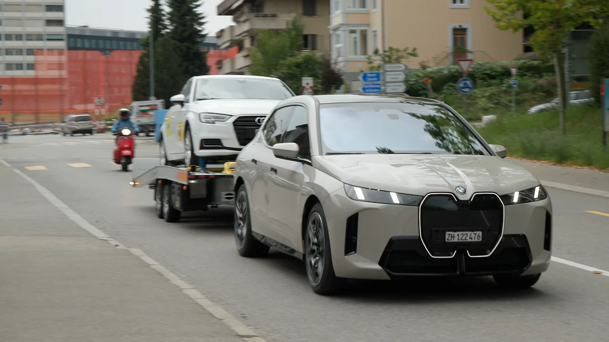 
										Mit schwerem Anh&auml;nger halbiert sich die Reichweite
									