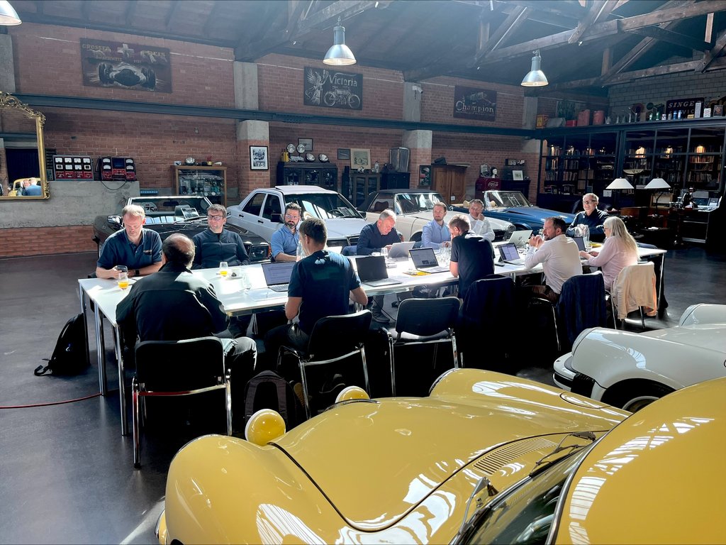 
										Riunione della UPSA veicoli commerciali dell&rsquo;UPSA tra le auto d&rsquo;epoca. Foto: UPSA Media
									