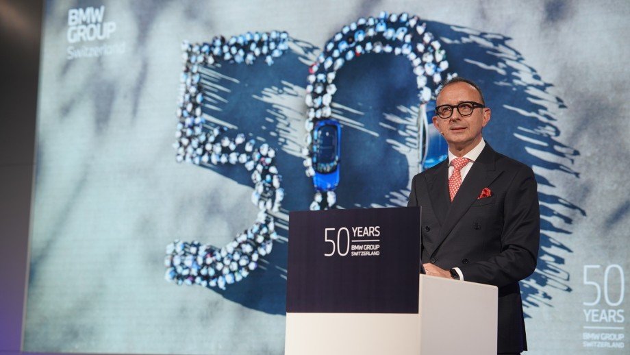 
										Regard sur le passé et l'avenir
									