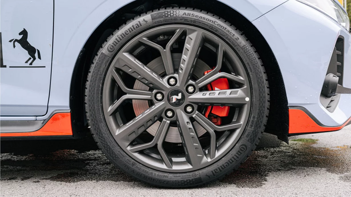 
										Reifen der Marke Continental &uuml;berzeugen in der diesj&auml;hrigen Reifentest-Saison
									