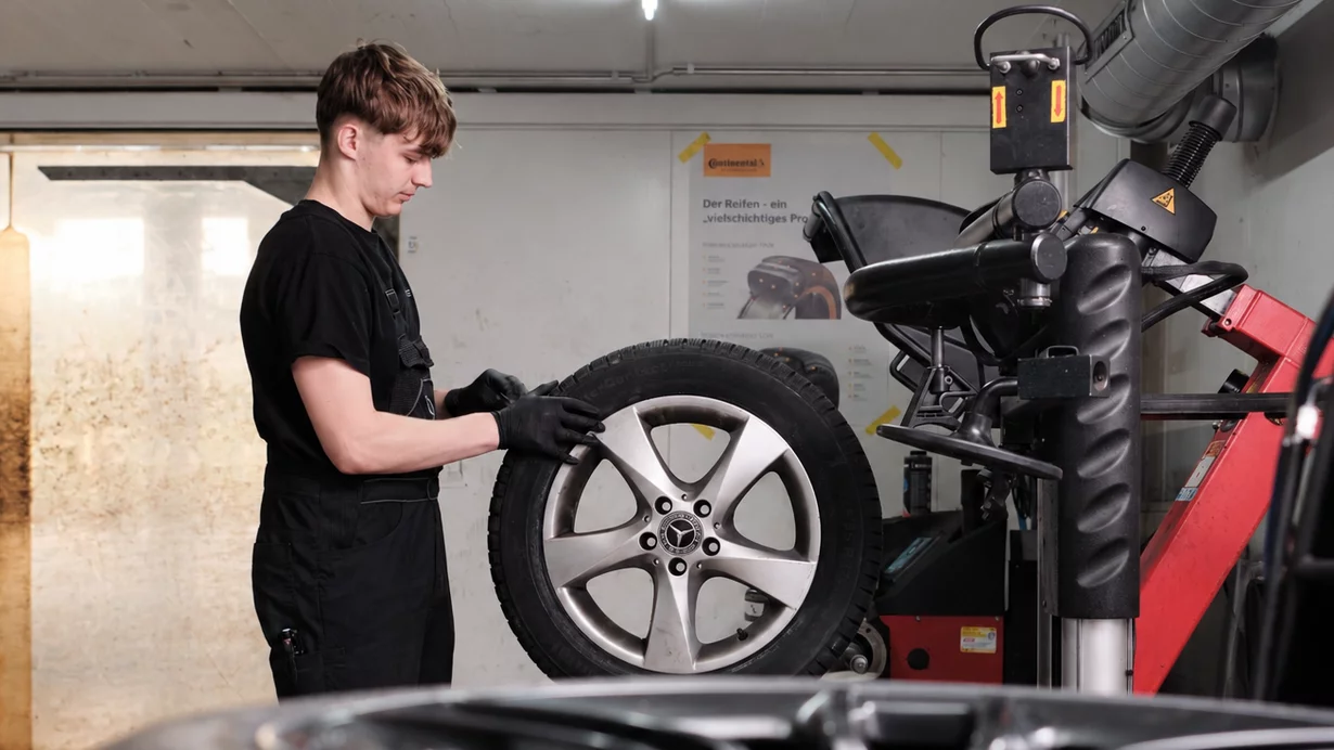 
										La branche automobile se maintient &agrave; un niveau &eacute;lev&eacute;
									