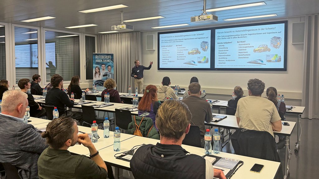 
										Karriere beginnt mit Neugier
									