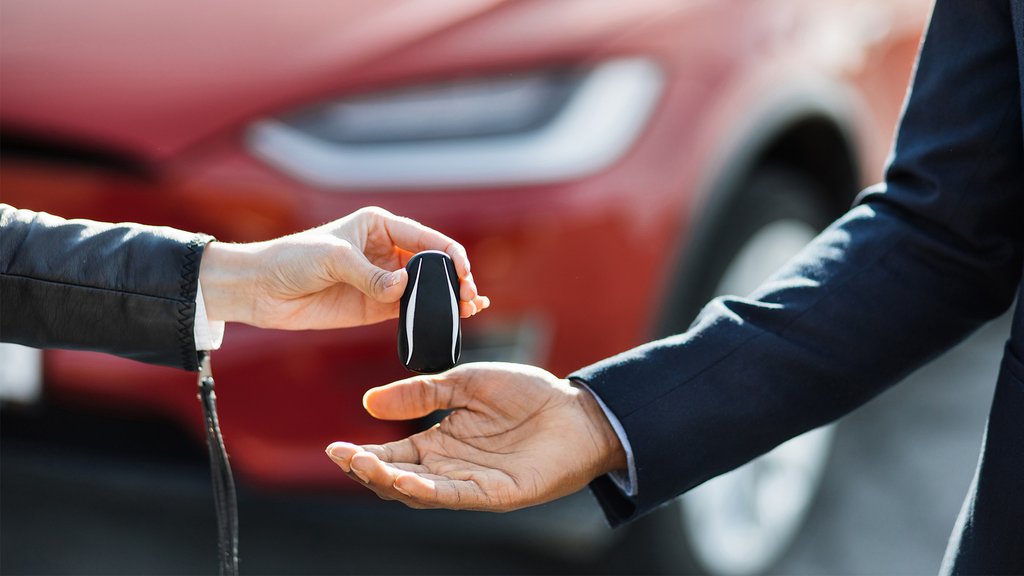 Perché il mercato delle auto elettriche usate è in stallo
Perché il mercato delle auto elettriche usate è in stallo