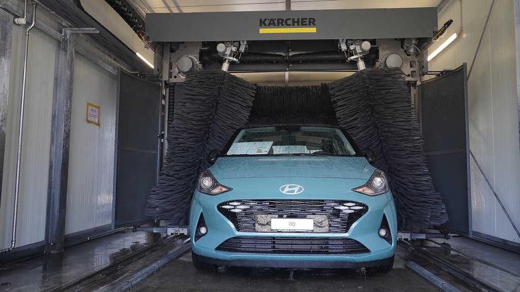 
										Molto pi&ugrave; che semplici auto scintillanti
									