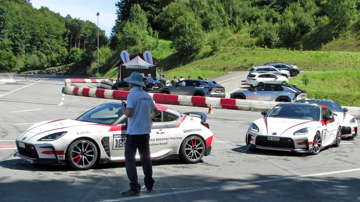 
										Bien plus que noir et rond
									