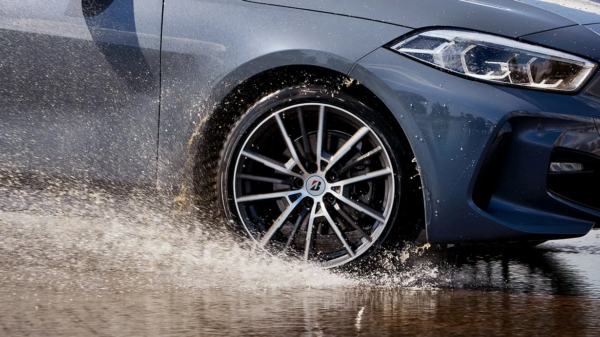 
										Bridgestone Turanza All Season 6 holt Platz 1 in der Qualifikation des Auto Bild Ganzjahresreifentests 2025
									