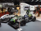 Sous tension : les pilotes de voitures électriques des équipes Formula Student suisses au stand de l’UPSA.