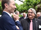 Unterhielt die Gäste auch nach dem offiziellen Teil: René Degen (rechts) mit Marcel Hollenstein, Garage Hollenstein AG..