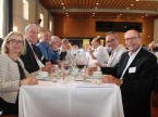 Genossen den feinen Lunch: Corinne Bizzini, AGVS-Ehrenpräsident Roland Ayer, Dominique Kolly, Nicolas Leuba und Silvio Bizzini (v.l.n.r.).