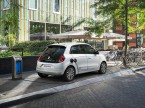 Renault et de nombreux autres constructeurs élargissent leur offre de VEB. Au lieu d’en équiper de lourds SUV de plus de 2 tonnes, l’électromobilité s’installe dans le segment des petites voitures, celui dans lequel elle est techniquement et écologiquement intéressante. (Photo: Renault)